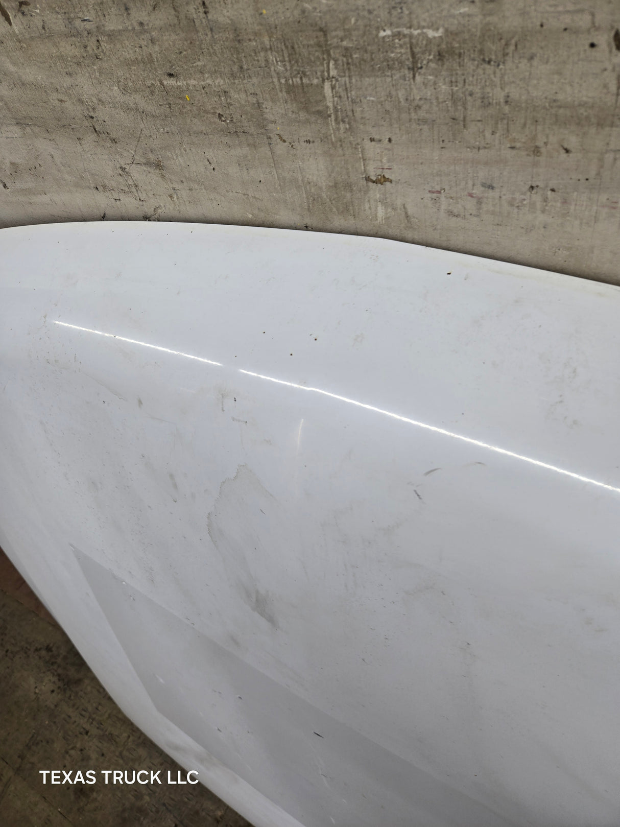 2003-2006 Chevrolet Silverado 2500 3500 Cateye HD Hood OEM - Summit White
