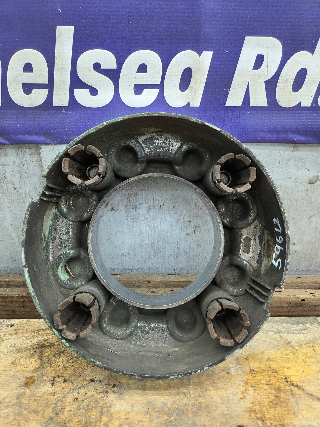 2008-2016 Ford Super Duty Front Hub Cap Center Cap 8 LUG F250 F350