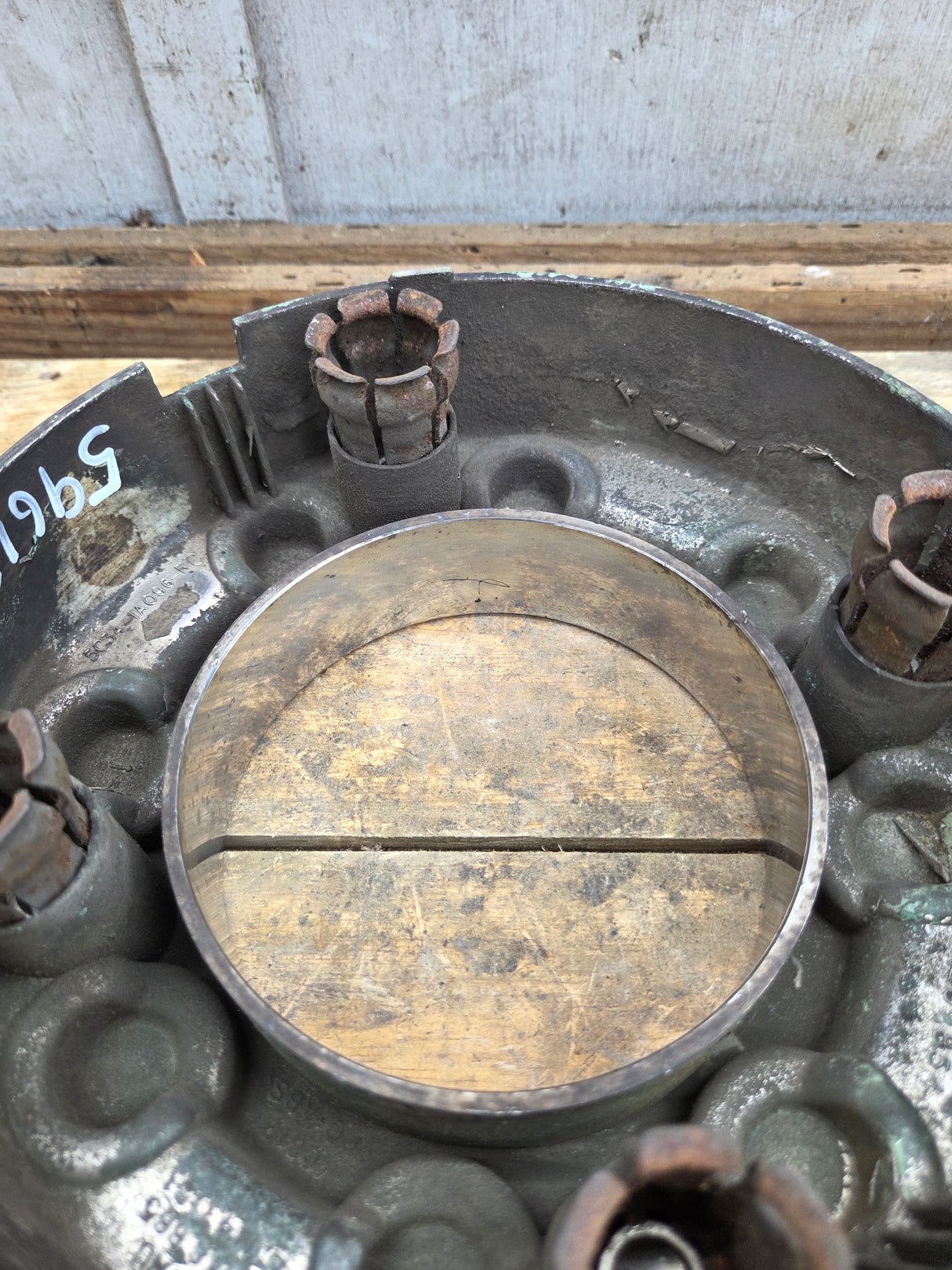 2008-2016 Ford Super Duty Front Hub Cap Center Cap 8 LUG F250 F350