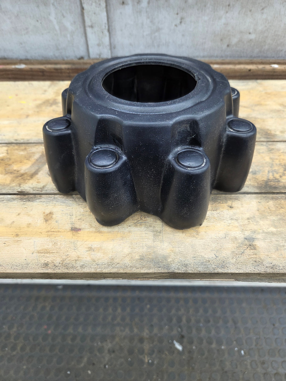 1999-2007 Ford Super Duty Black Front Hub Cap 4wd Center Cap SRW 8 LUG
