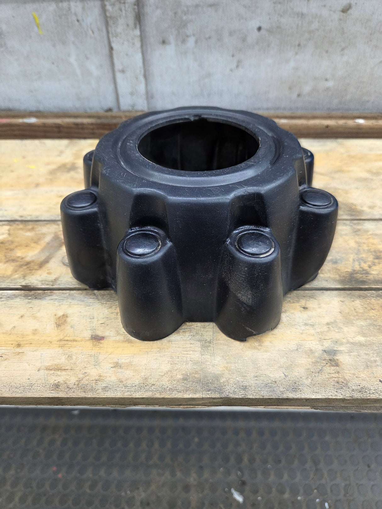 1999-2007 Ford Super Duty Black Front Hub Cap 4wd Center Cap SRW 8 LUG