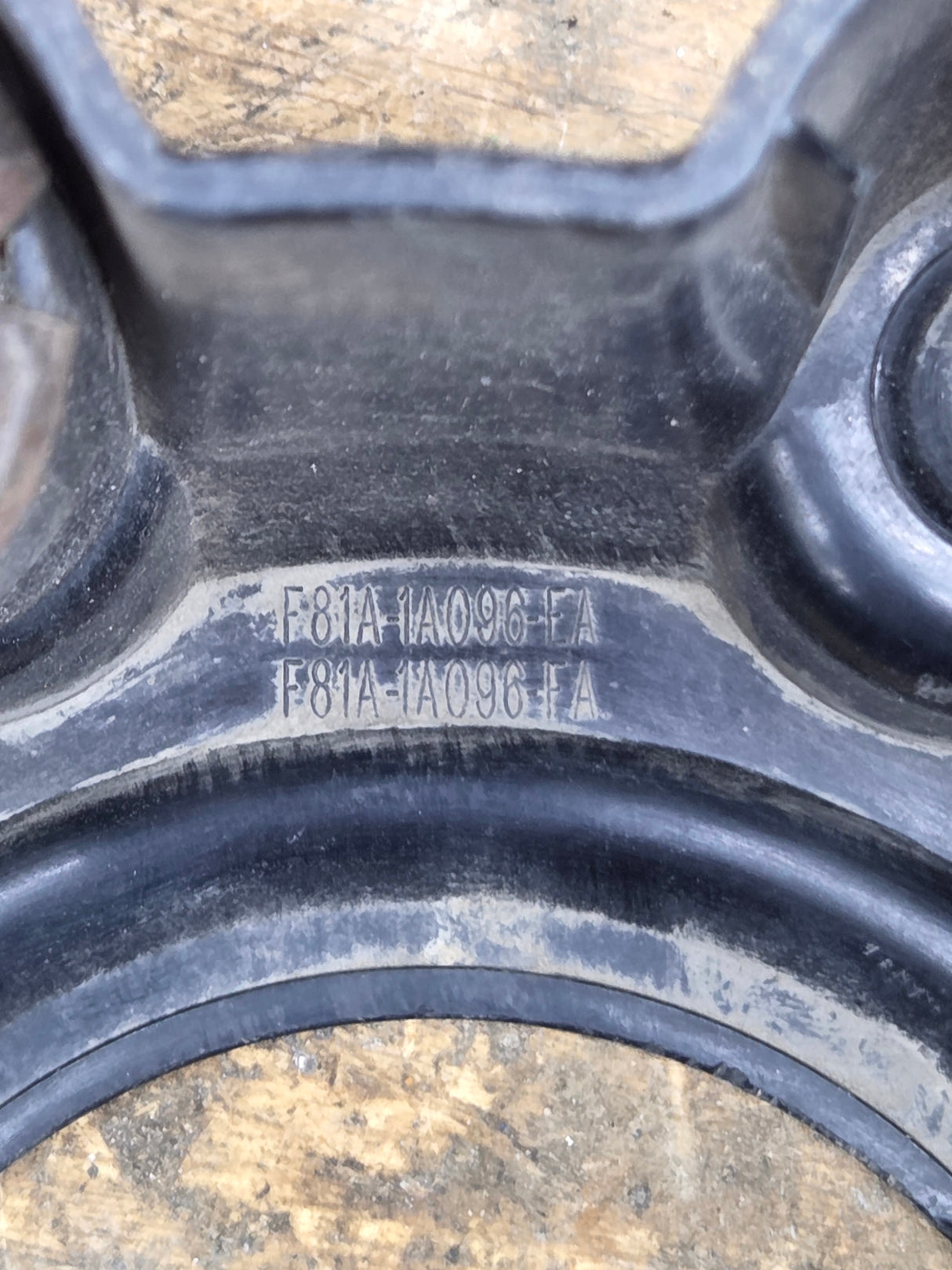 1999-2007 Ford Super Duty Black Front Hub Cap 4wd Center Cap SRW 8 LUG