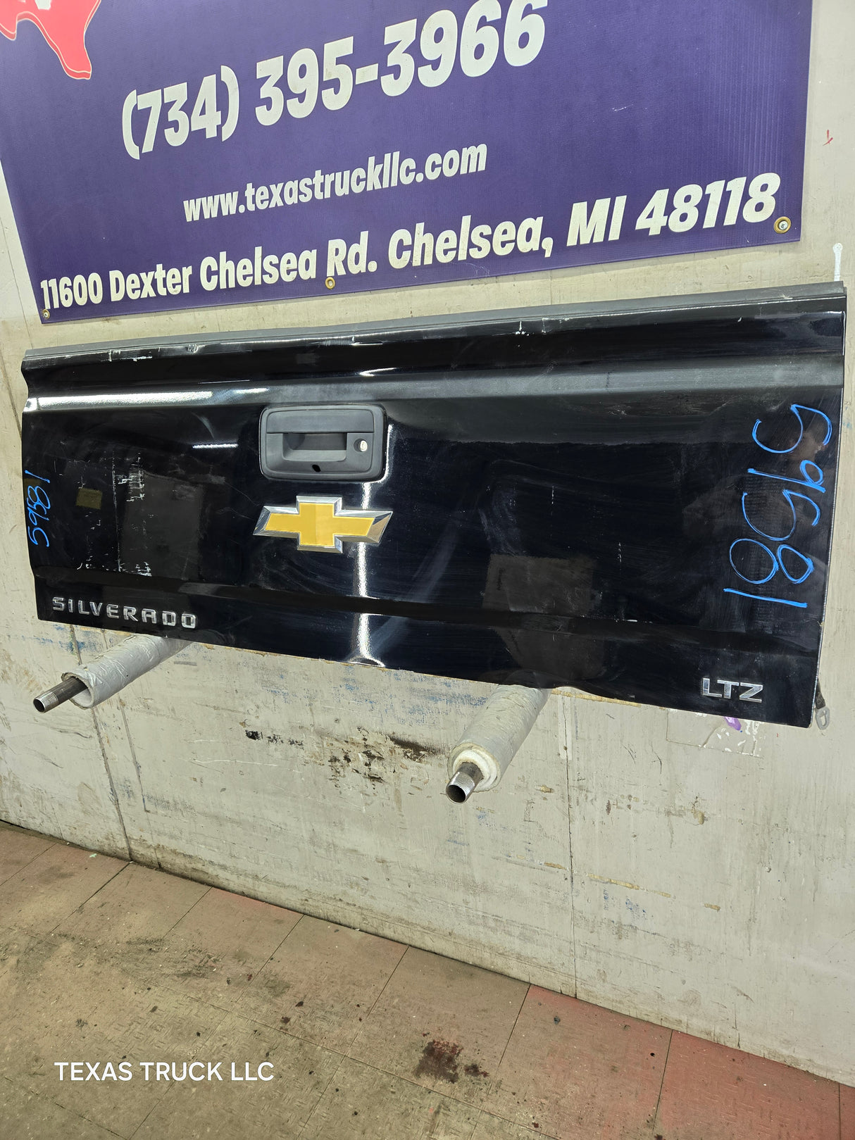 2014-2019 Chevrolet Silverado / GMC Sierra 1500 2500 3500 HD Tailgate