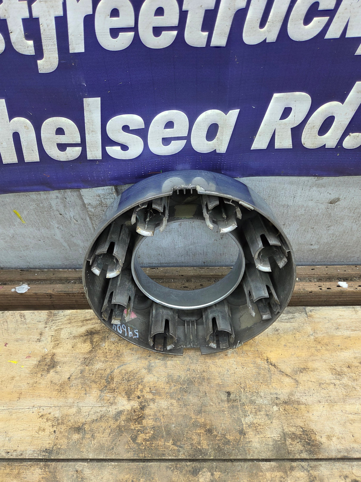 2008-2016 Ford Super Duty Front Hub Cap Center Cap 8 LUG F250 F350
