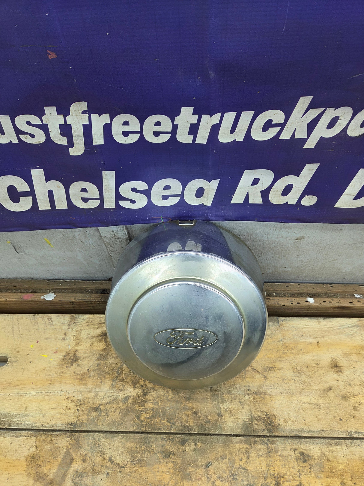 1999-2004 Ford Super Duty Rear Dually Hub Cap Center Cap F81A-1A096-JC F350 DRW 8 Lug