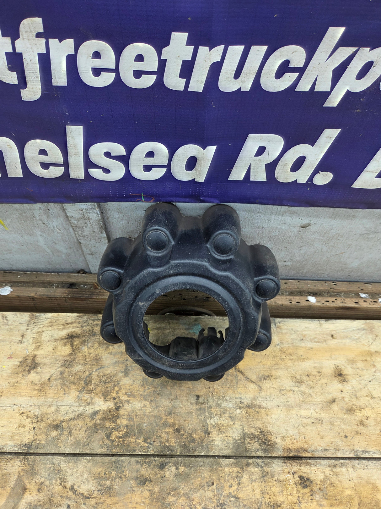 1999-2007 Ford Super Duty Black Front Hub Cap 4wd Center Cap SRW 8 LUG