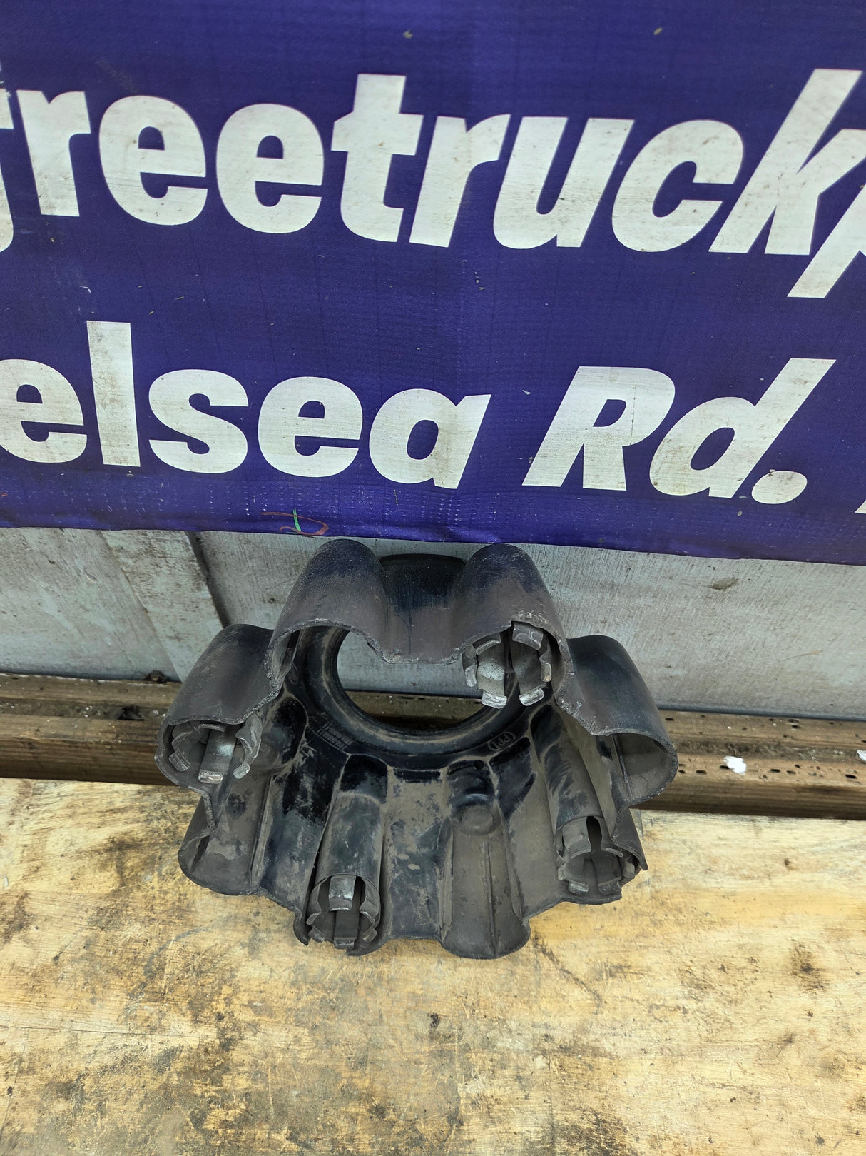 1999-2007 Ford Super Duty Black Front Hub Cap 4wd Center Cap SRW 8 LUG