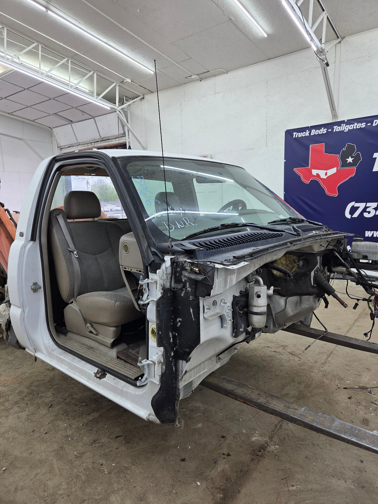 1999-2007 Chevrolet Silverado / GMC Sierra 1500 2500 HD 3500HD Regular Cab Body