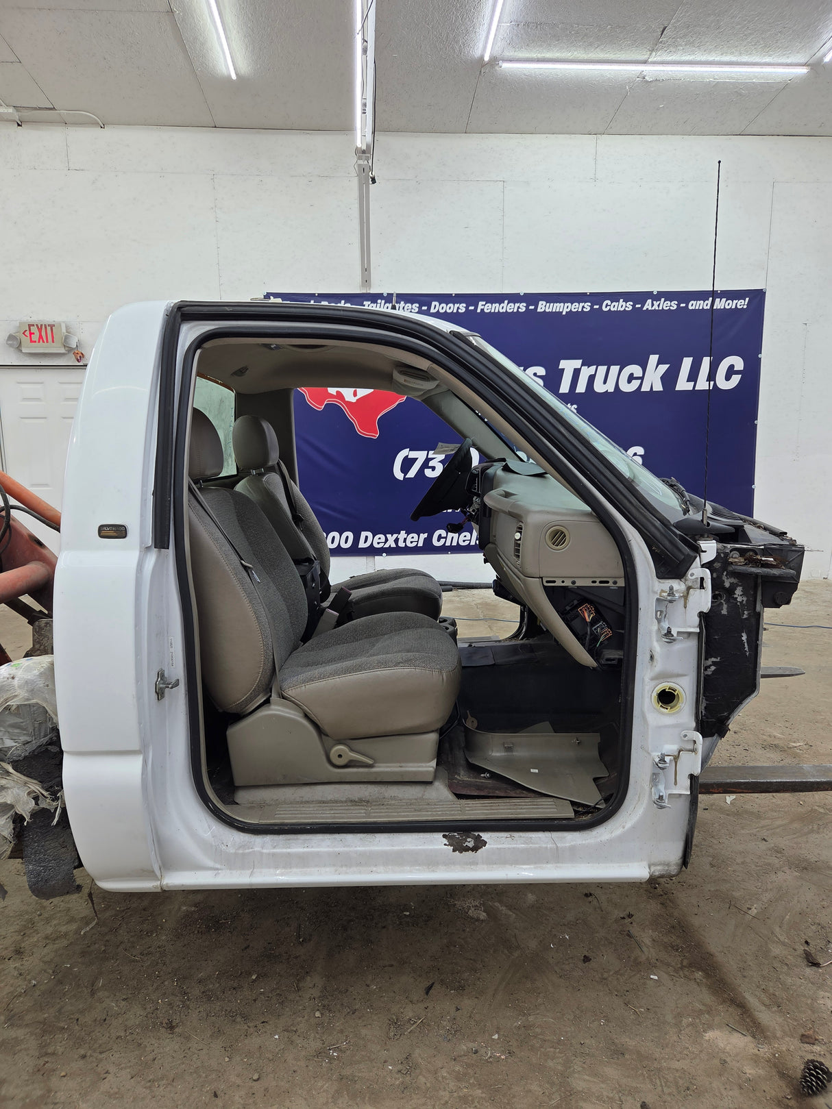 1999-2007 Chevrolet Silverado / GMC Sierra 1500 2500 HD 3500HD Regular Cab Body