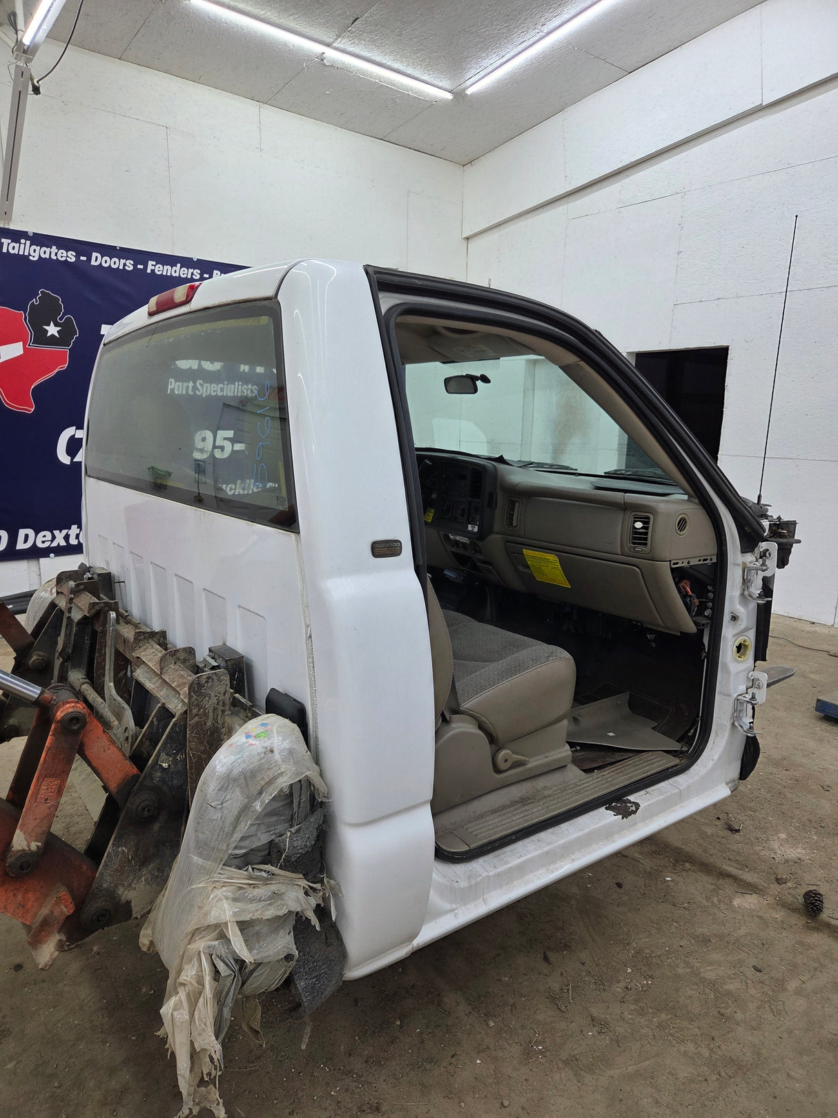 1999-2007 Chevrolet Silverado / GMC Sierra 1500 2500 HD 3500HD Regular Cab Body