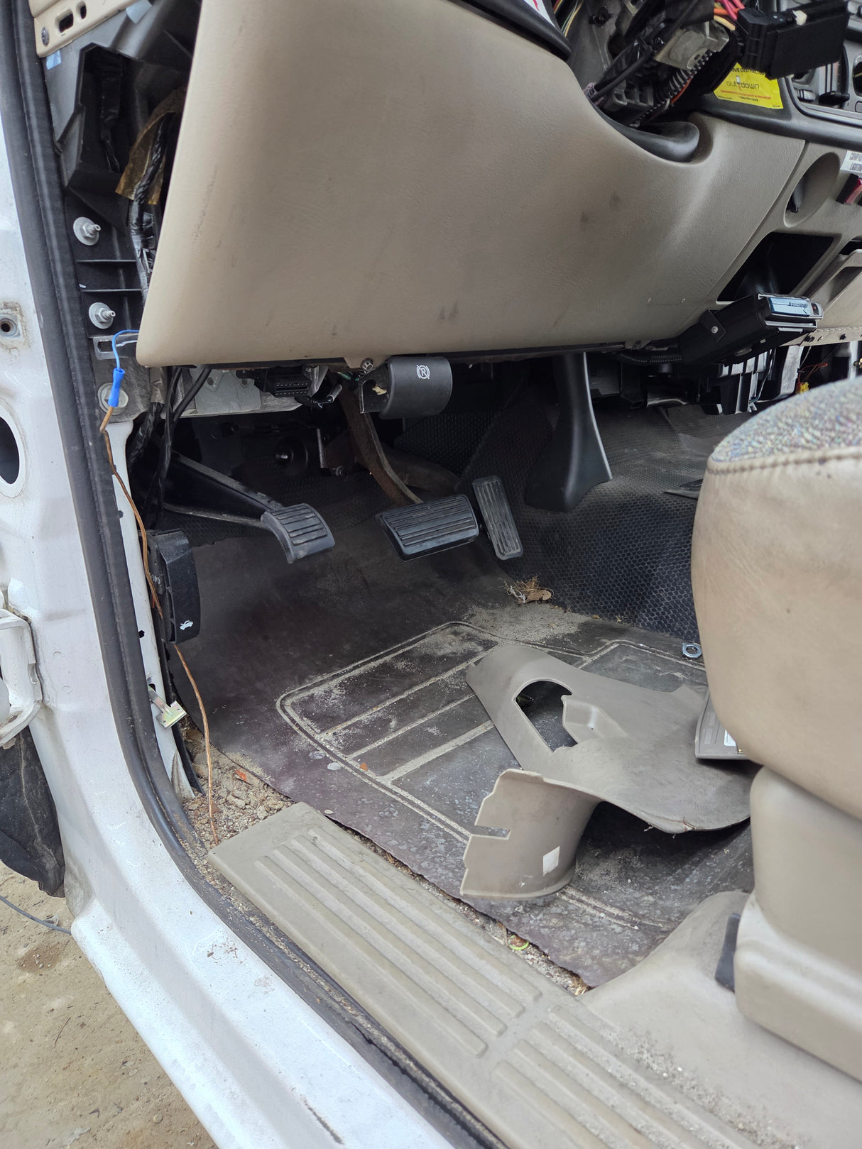 1999-2007 Chevrolet Silverado / GMC Sierra 1500 2500 HD 3500HD Regular Cab Body
