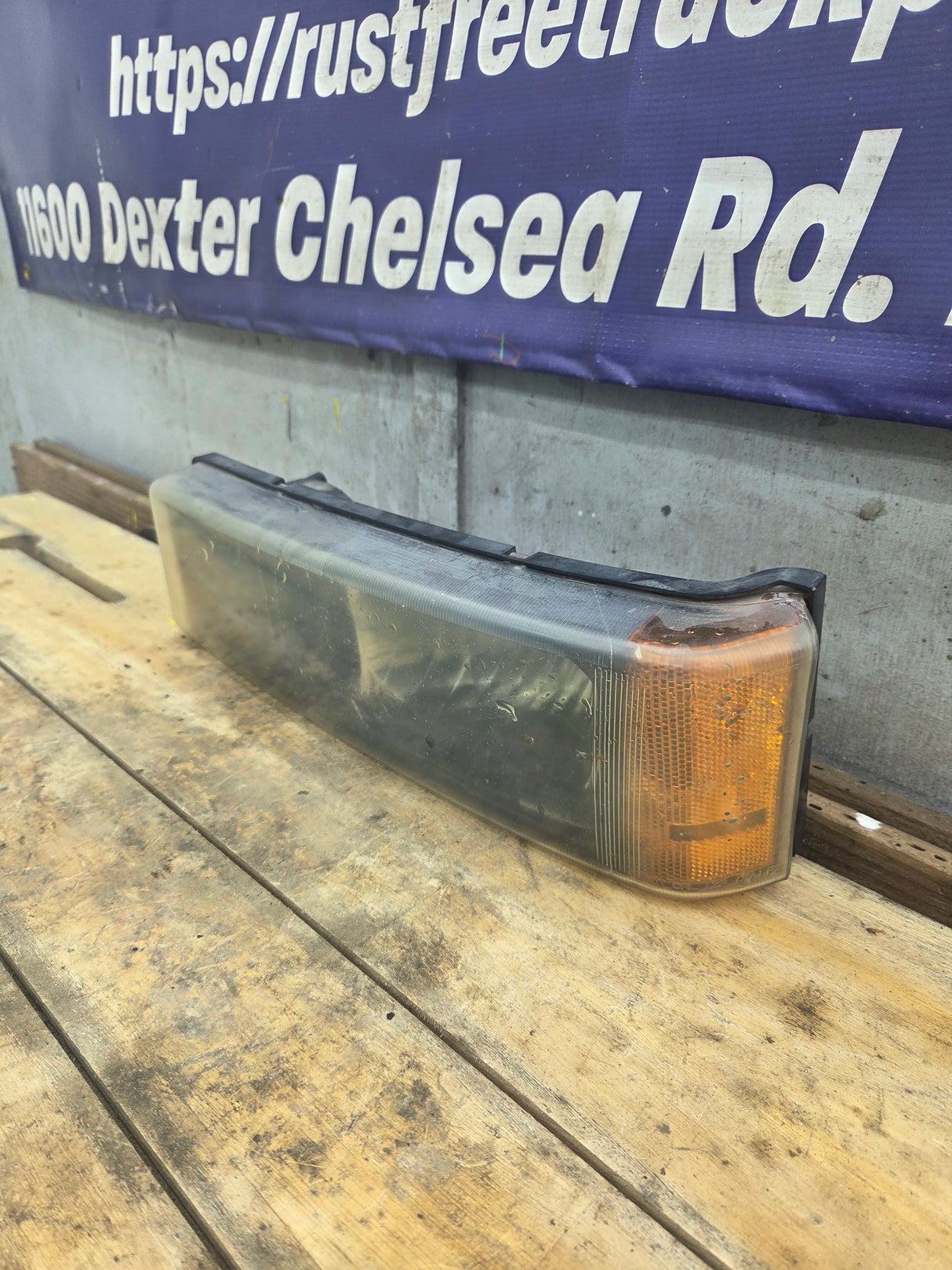 2003-2007 Chevrolet Silverado LH Driver Side Marker / Turn Signal - 15199556