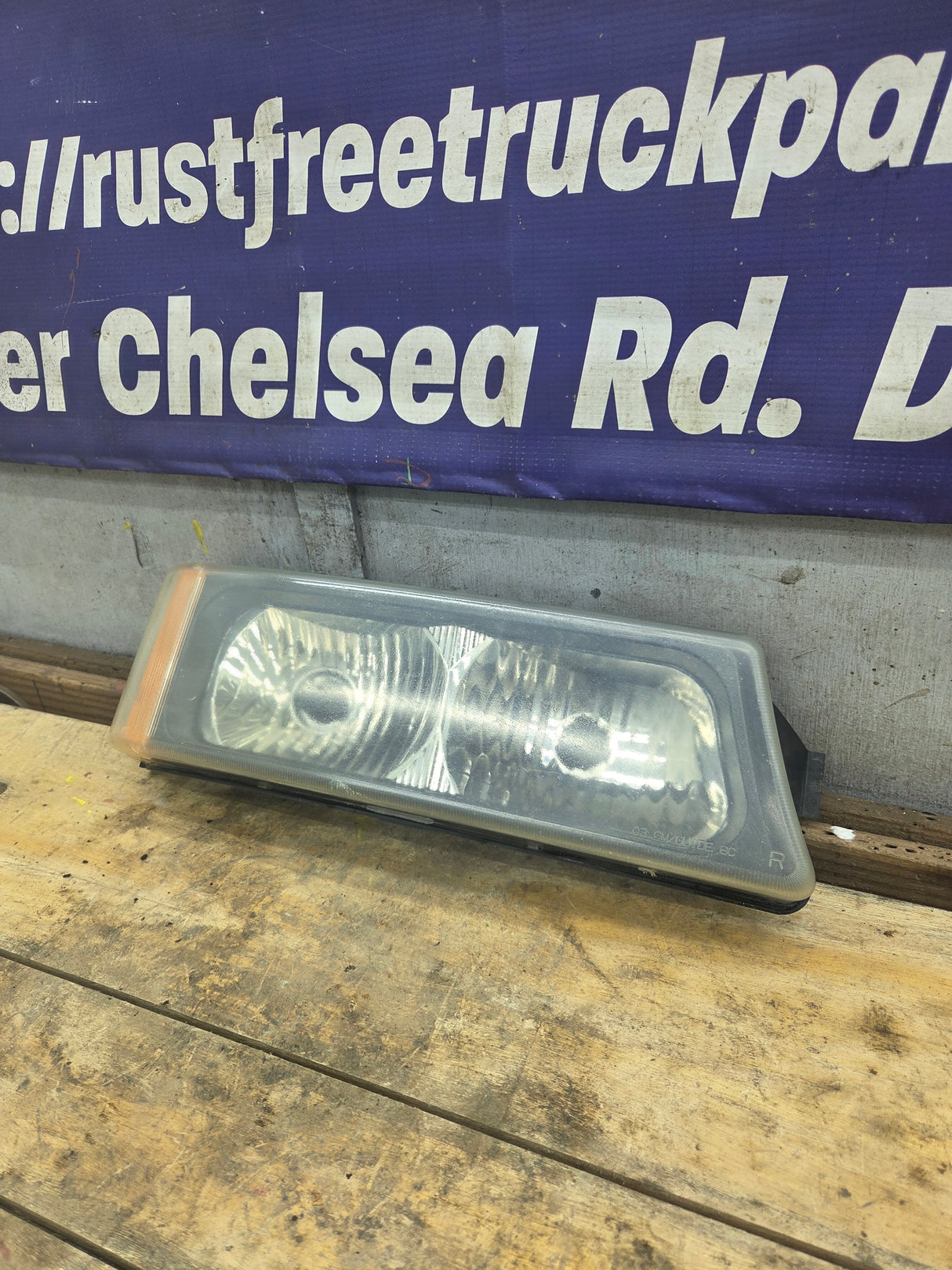 2003-2007 Chevrolet Silverado RH Passenger Side Marker / Turn Signal - 15199557