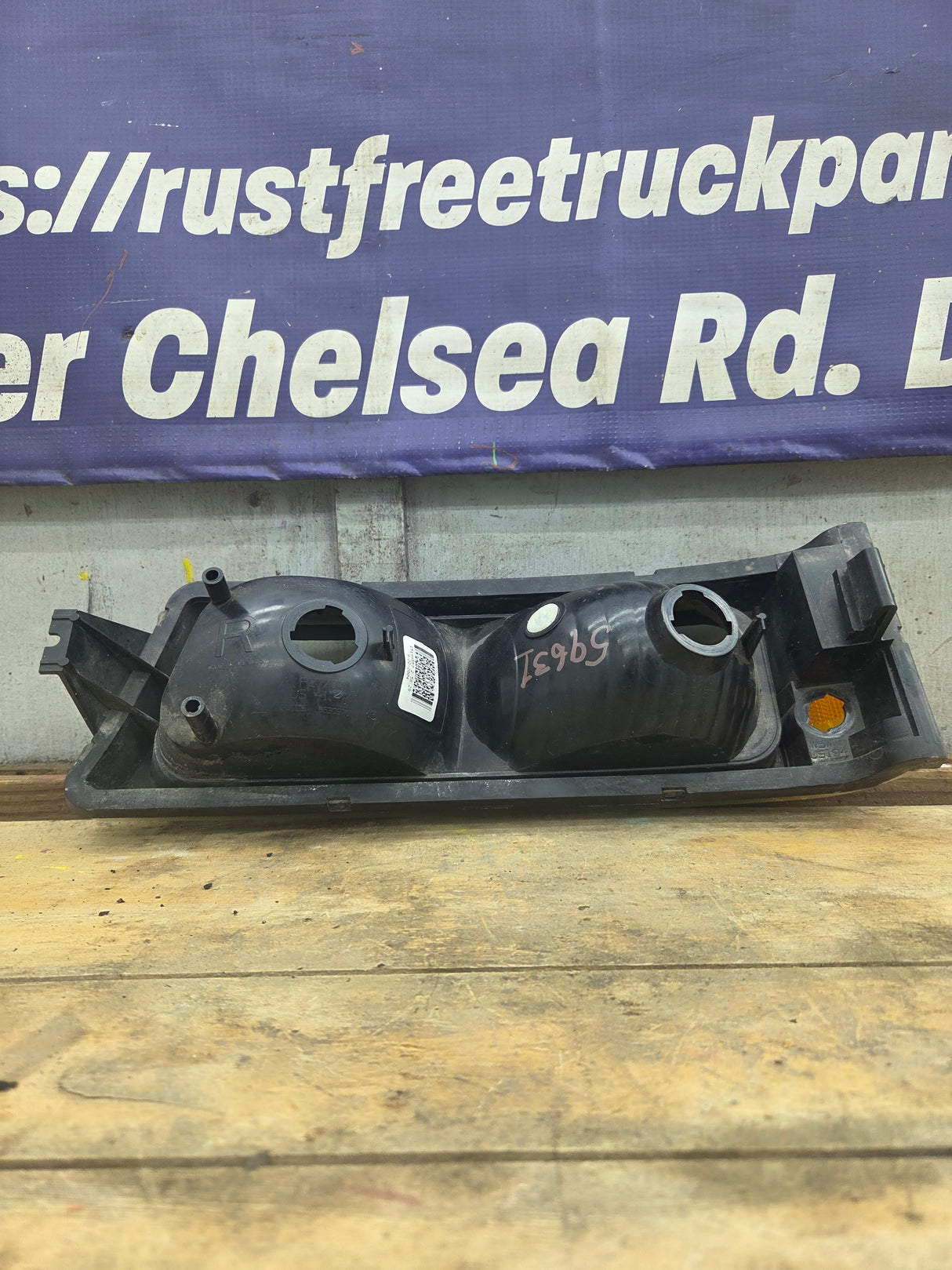 2003-2007 Chevrolet Silverado RH Passenger Side Marker / Turn Signal - 15199557