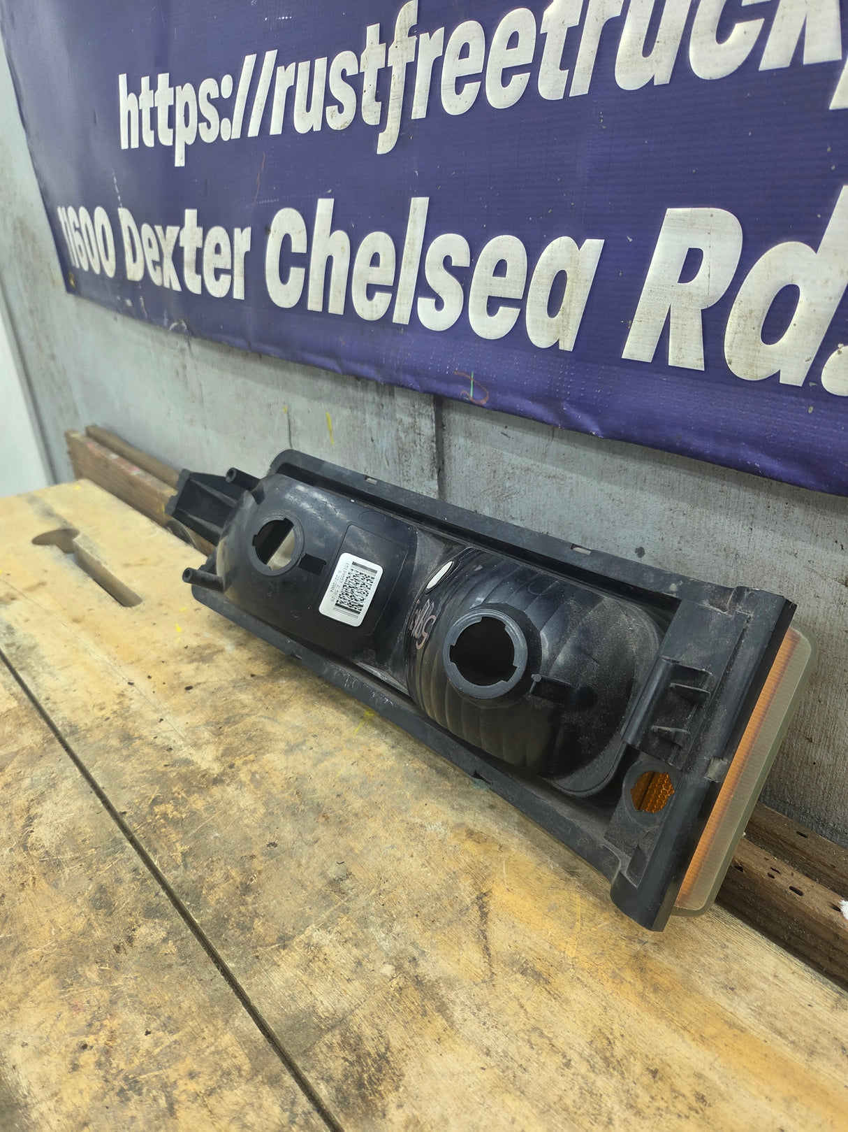 2003-2007 Chevrolet Silverado RH Passenger Side Marker / Turn Signal - 15199557