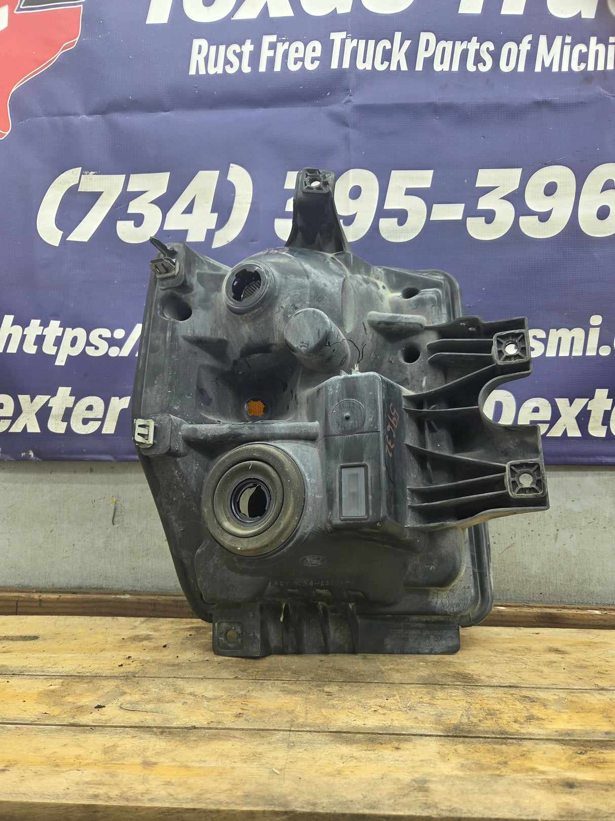 2008-2010 Ford Super Duty F250 F350 F450 F550 LH Driver Side Composite Head Light 44ZH-1849B 8C24-13006-A