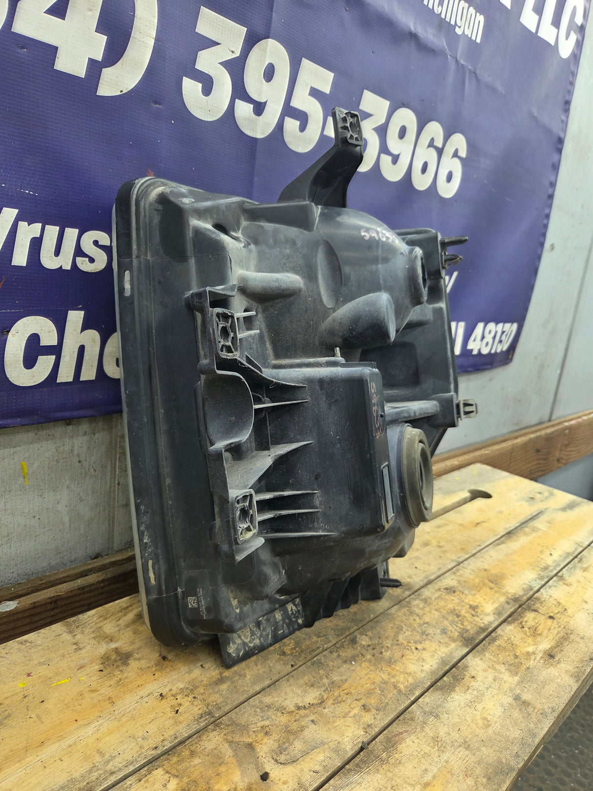 2008-2010 Ford Super Duty F250 F350 F450 F550 RH Passenger Side Composite Head Light 8C24-13005-A