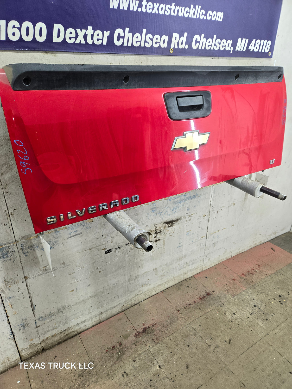 2007-2013 Chevrolet Silverado / GMC Sierra 1500 2500 3500 HD Tailgate