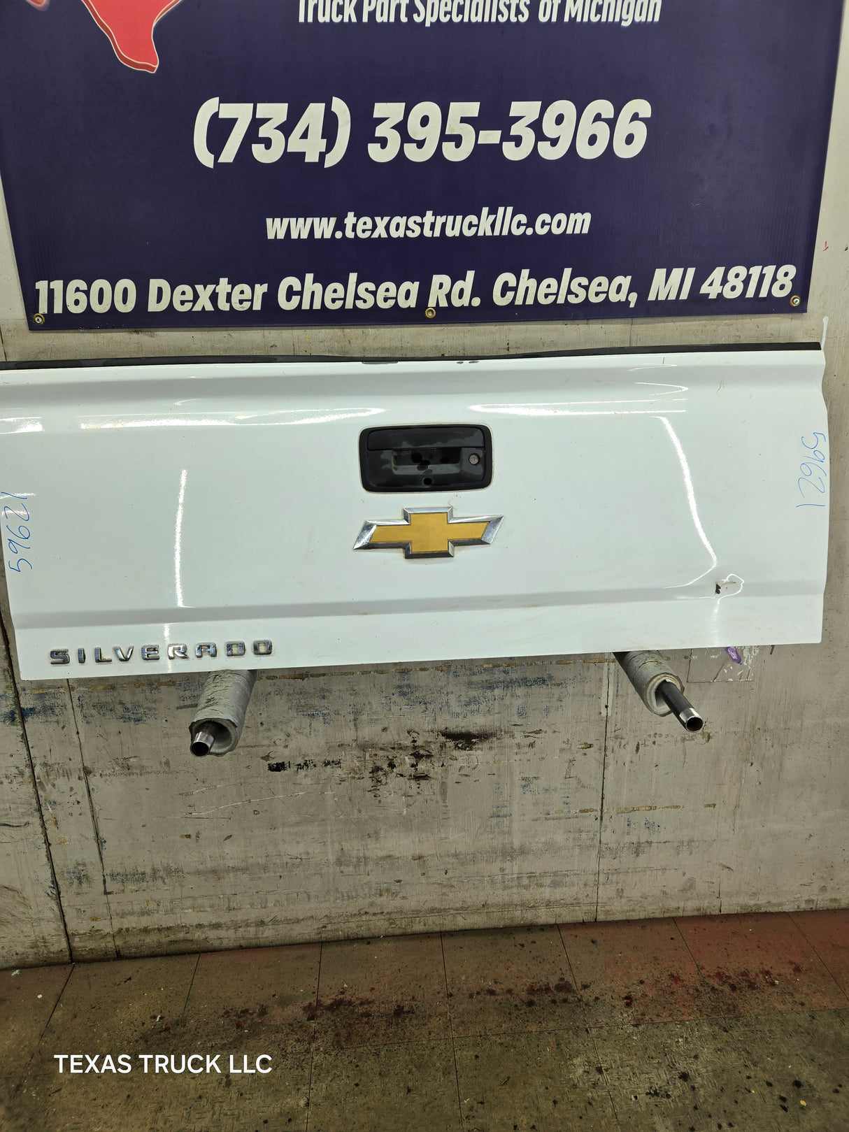 2014-2019 Chevrolet Silverado / GMC Sierra 1500 2500 3500 HD Tailgate