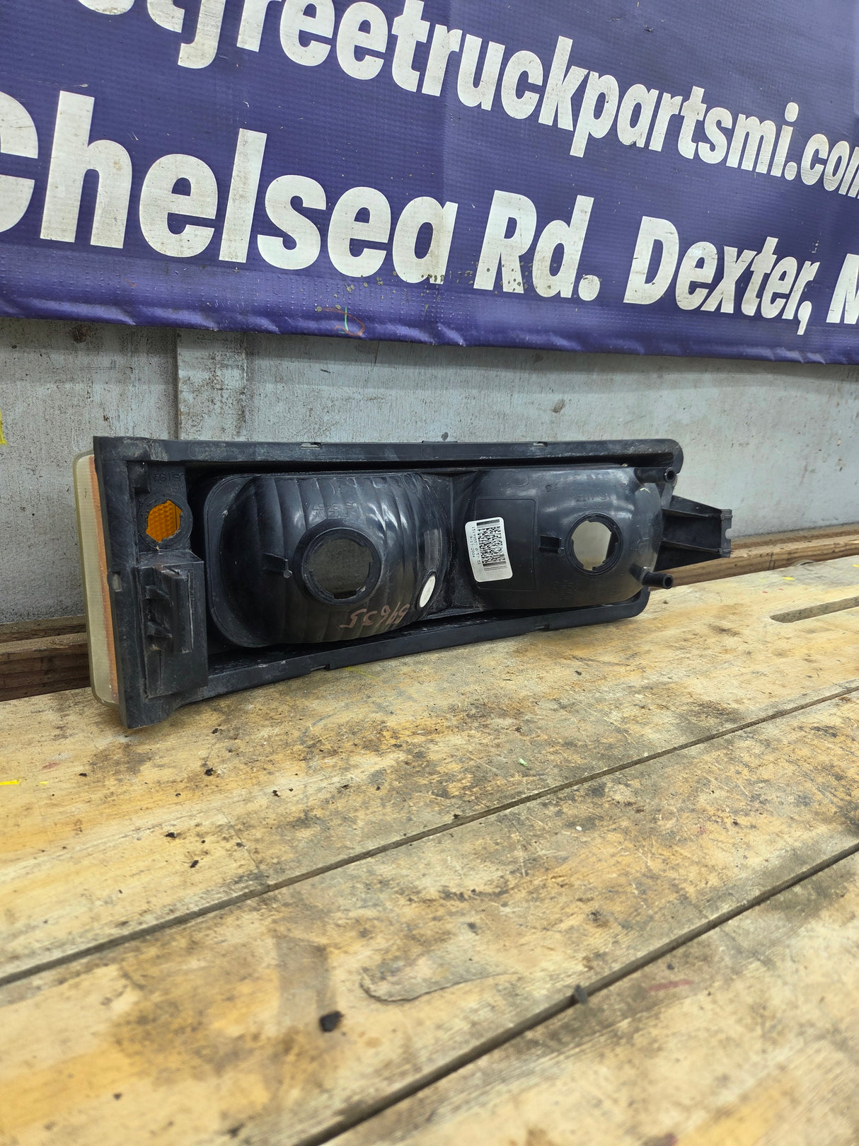 2003-2007 Chevrolet Silverado LH Driver Side Marker / Turn Signal - 15199556