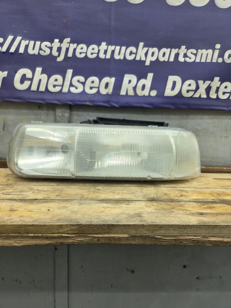 1999-2002 Chevrolet Silverado LH Driver Side Headlight Assembly -16526133