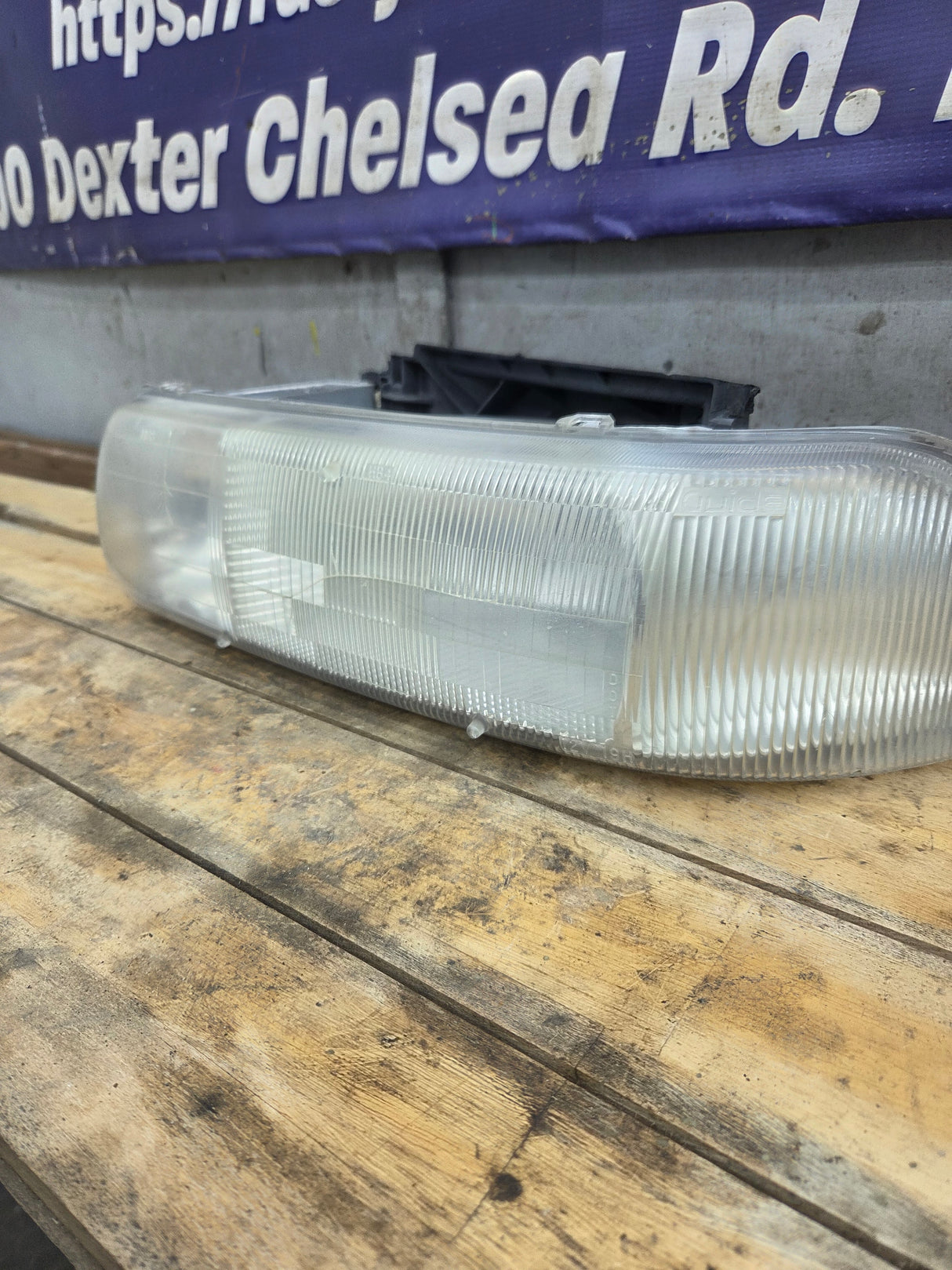 1999-2002 Chevrolet Silverado LH Driver Side Headlight Assembly -16526133