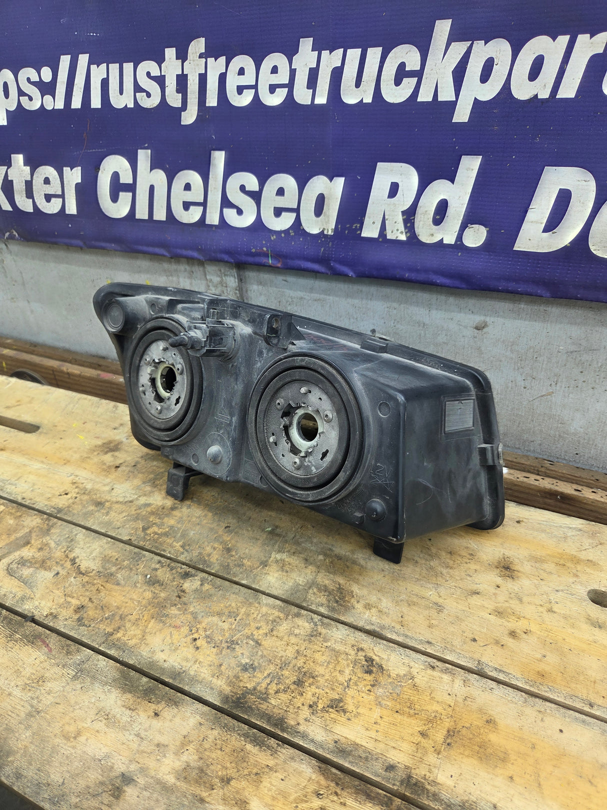 2003-2007 Chevrolet Silverado LH Driver Side Headlight Assembly - 10396913