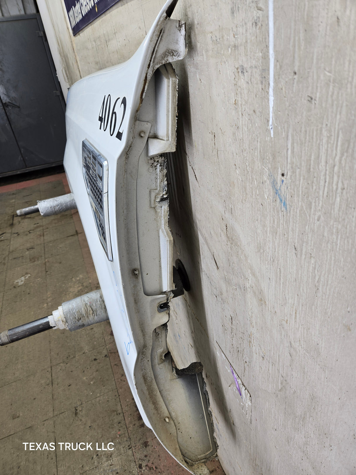 2008-2010 Ford Super Duty F250 F350 LH Driver Side Fender - Oxford White