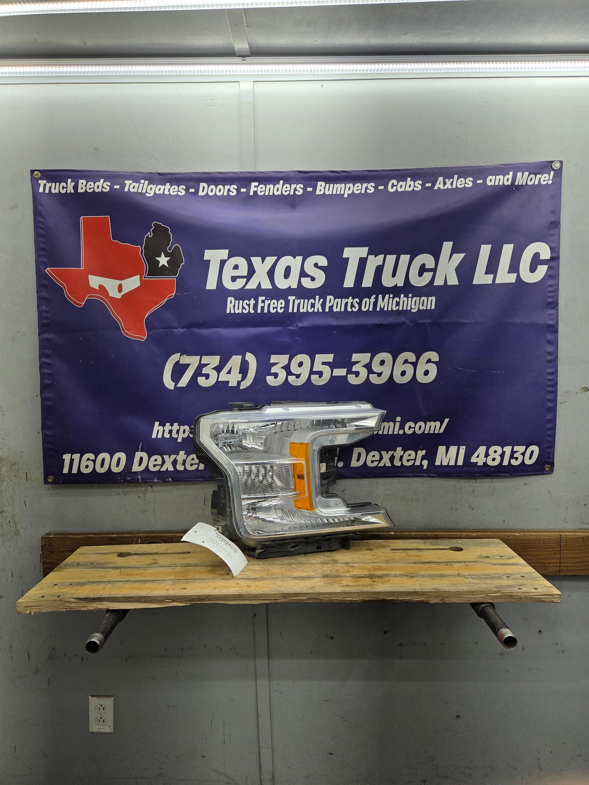 2018-2020 Ford F150 XL RH Passenger Side Headlight Halogen -KL3Z13008M, KL3Z13008C