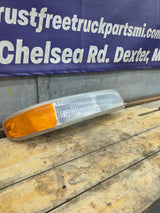 1999-2002 Chevrolet Silverado RH Passenger Side Marker / Turn Signal - 15199559