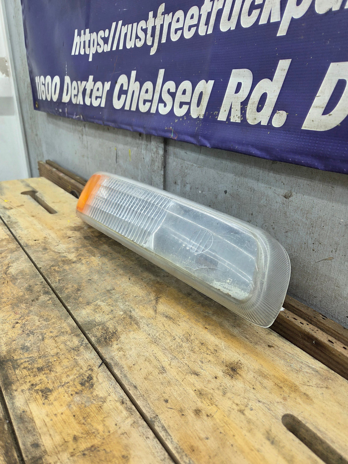 1999-2002 Chevrolet Silverado RH Passenger Side Marker / Turn Signal - 15199559