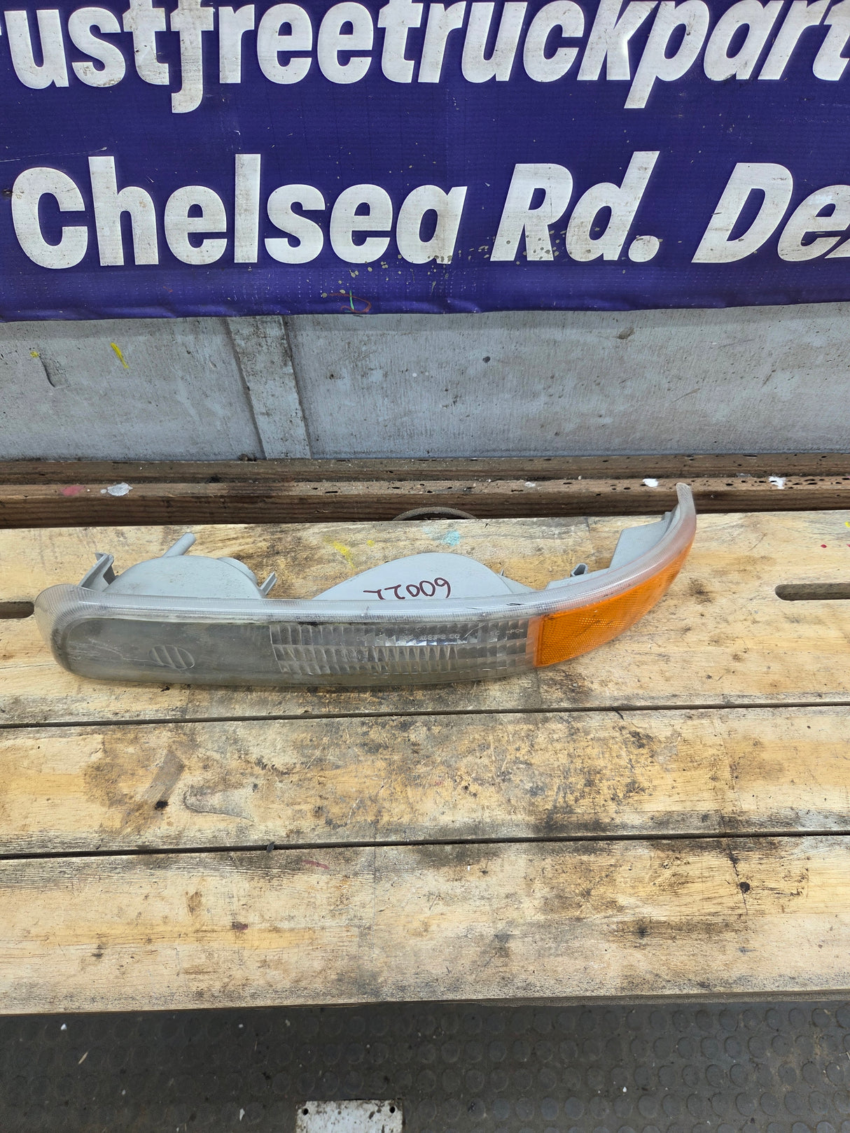 1999-2002 Chevrolet Silverado LH Driver Side Marker / Turn Signal - 15199558