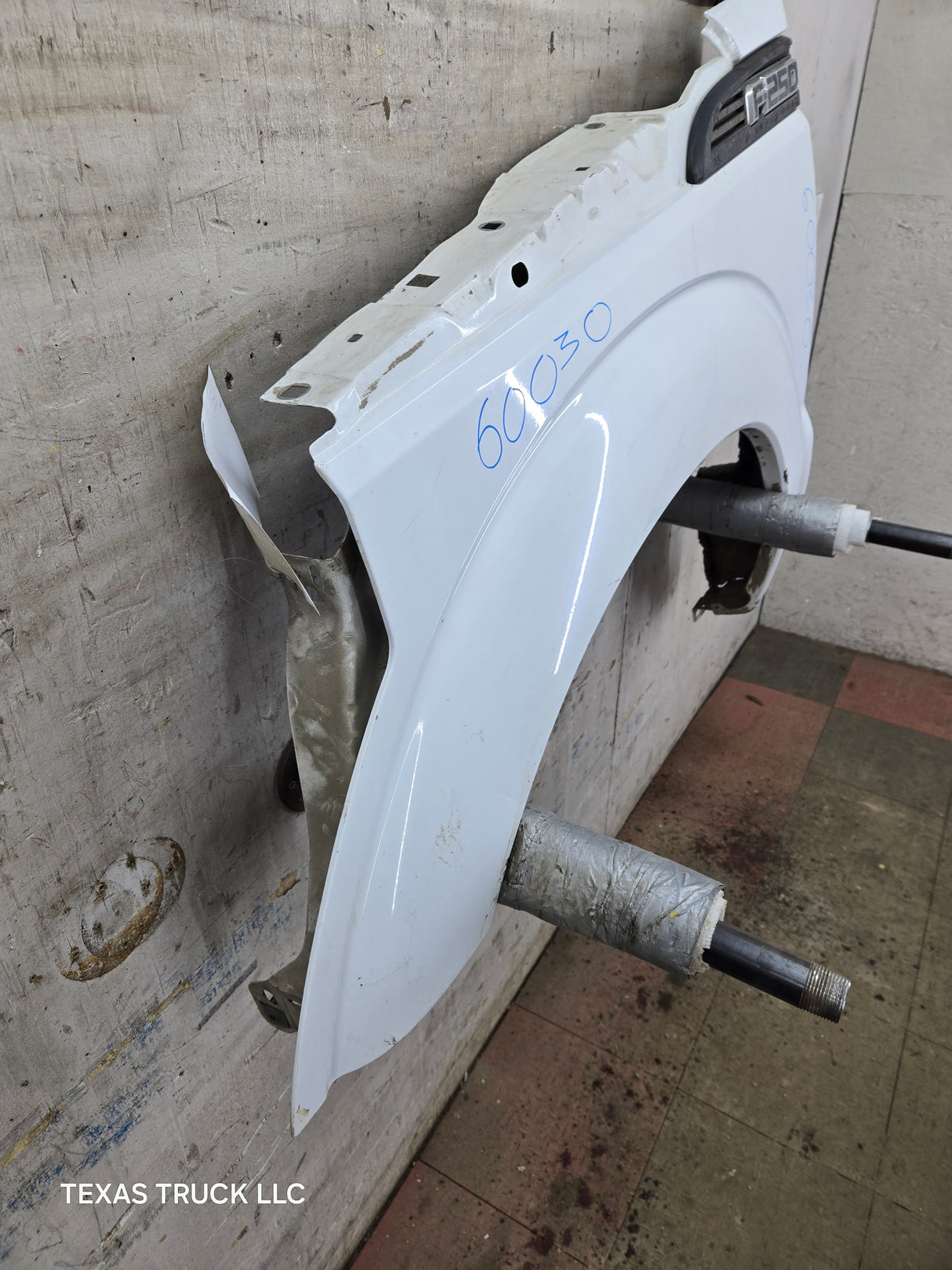 2011-2016 Ford Super Duty F250 F350 LH Driver Side Front Fender