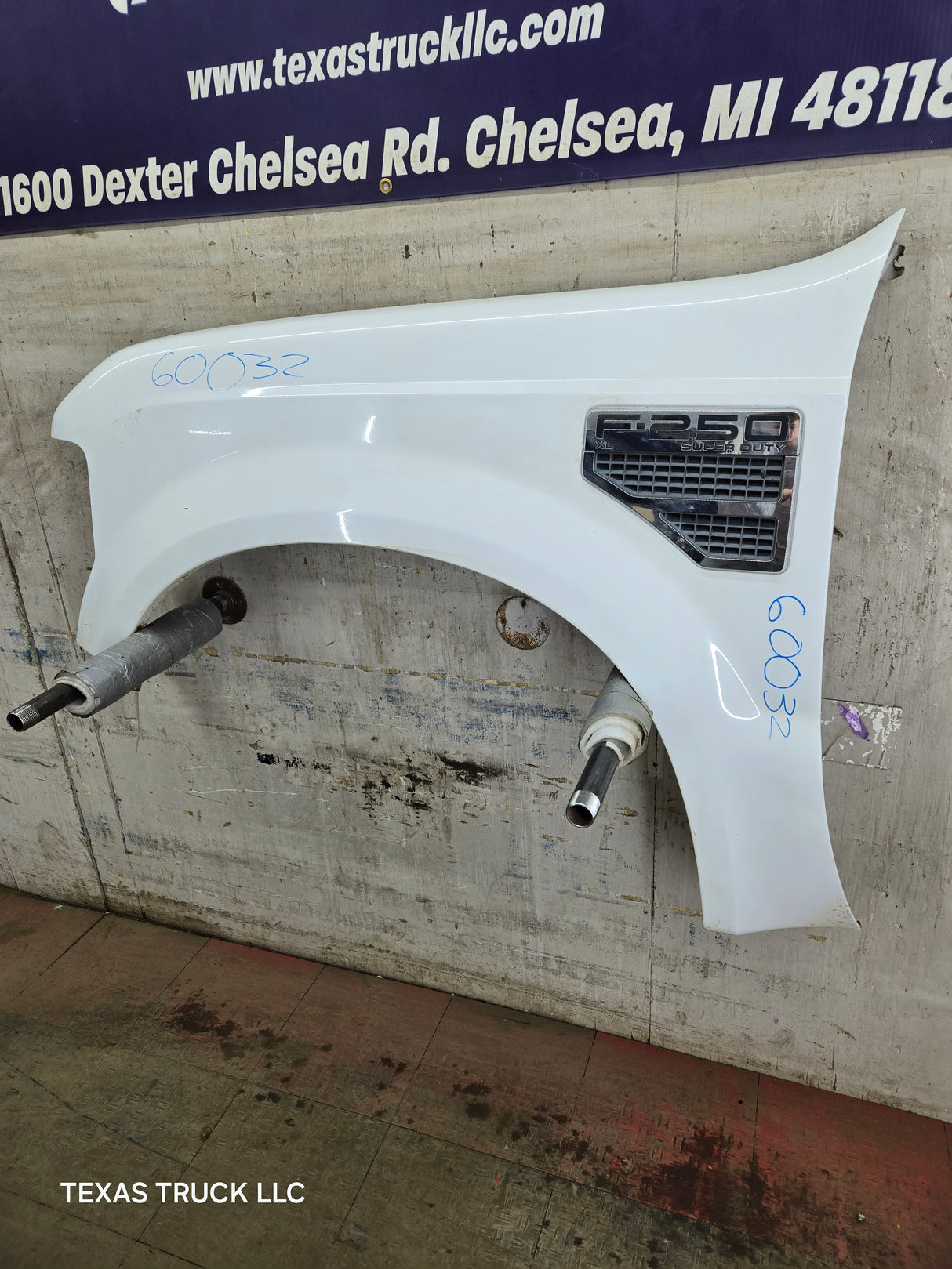 2008-2010 Ford Super Duty F250 F350 LH Driver Side Fender - Oxford White