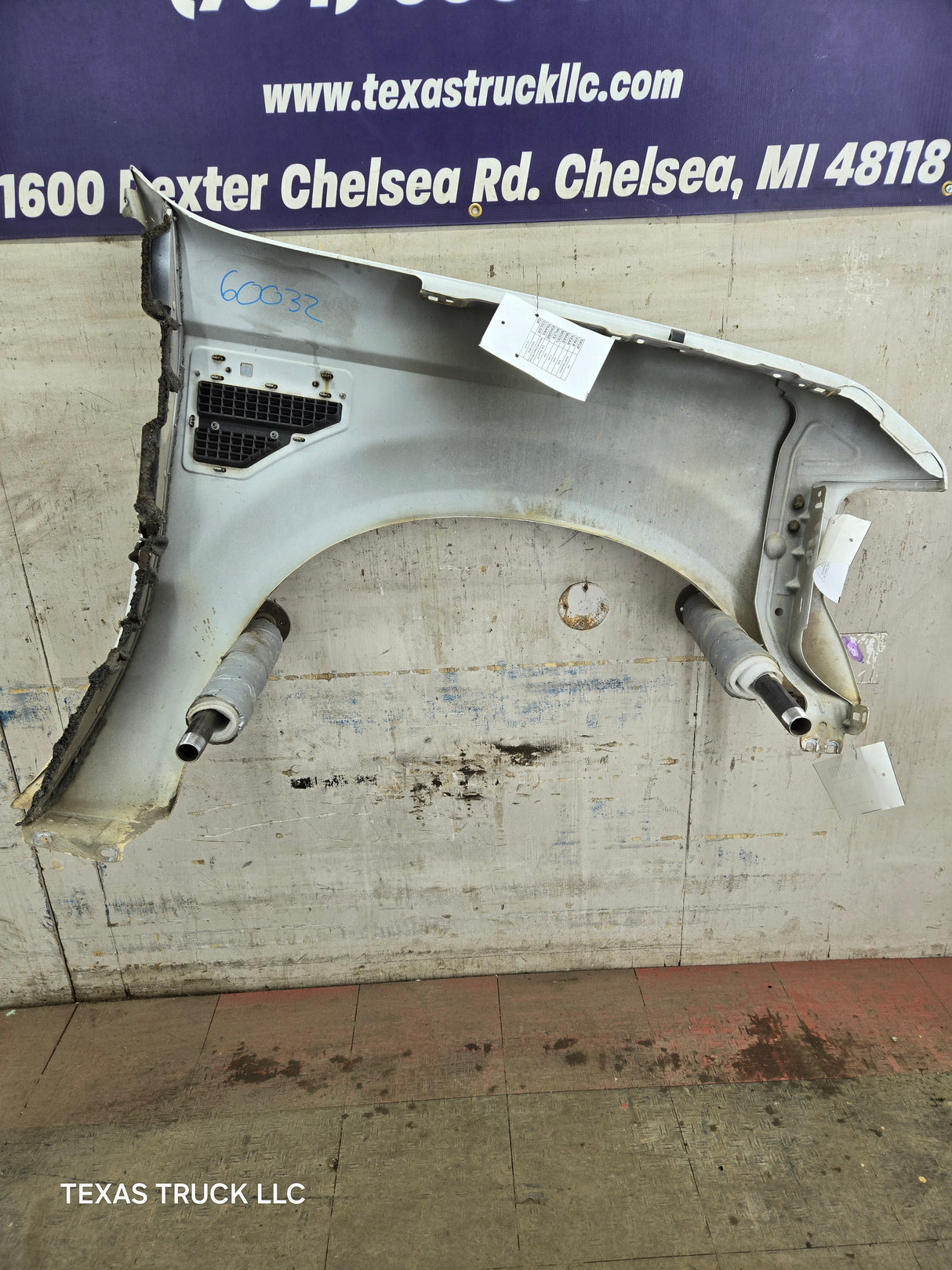 2008-2010 Ford Super Duty F250 F350 LH Driver Side Fender - Oxford White