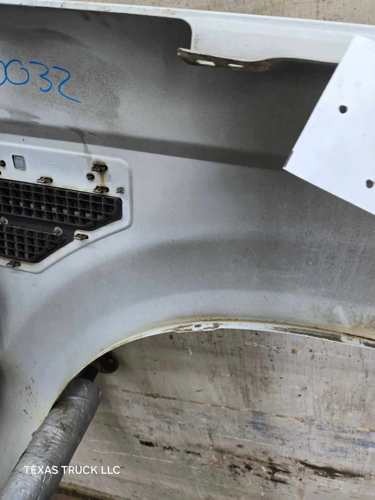 2008-2010 Ford Super Duty F250 F350 LH Driver Side Fender - Oxford White