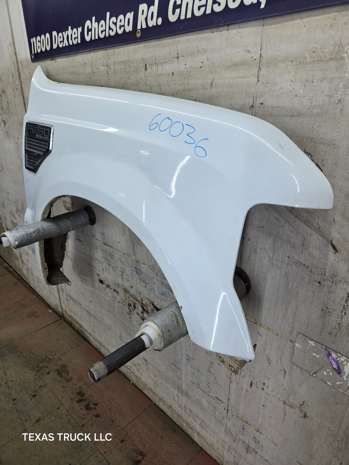 2008-2010 Ford Super Duty F250 F350 RH Passenger Side Fender