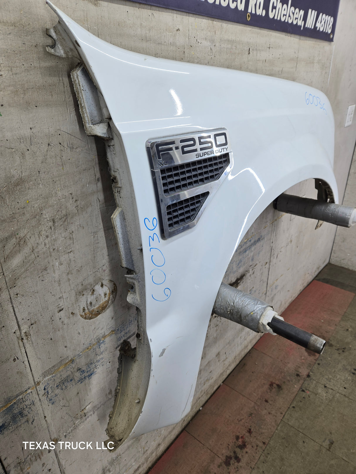 2008-2010 Ford Super Duty F250 F350 RH Passenger Side Fender