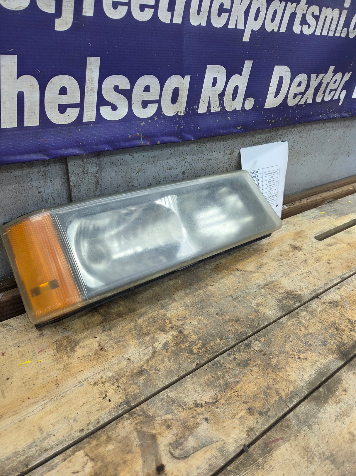 2003-2007 Chevrolet Silverado RH Passenger Side Marker / Turn Signal - 15199557