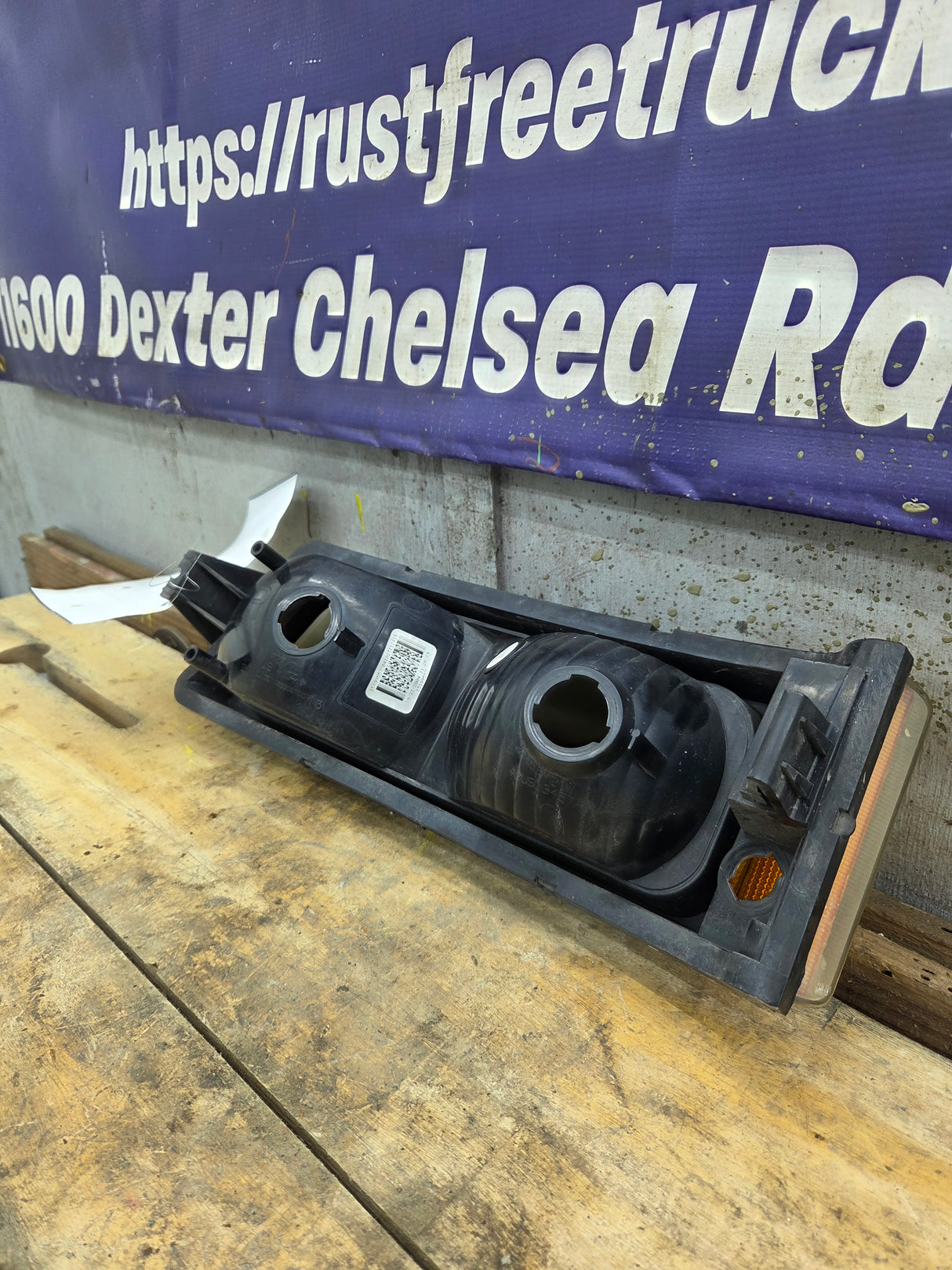 2003-2007 Chevrolet Silverado RH Passenger Side Marker / Turn Signal - 15199557