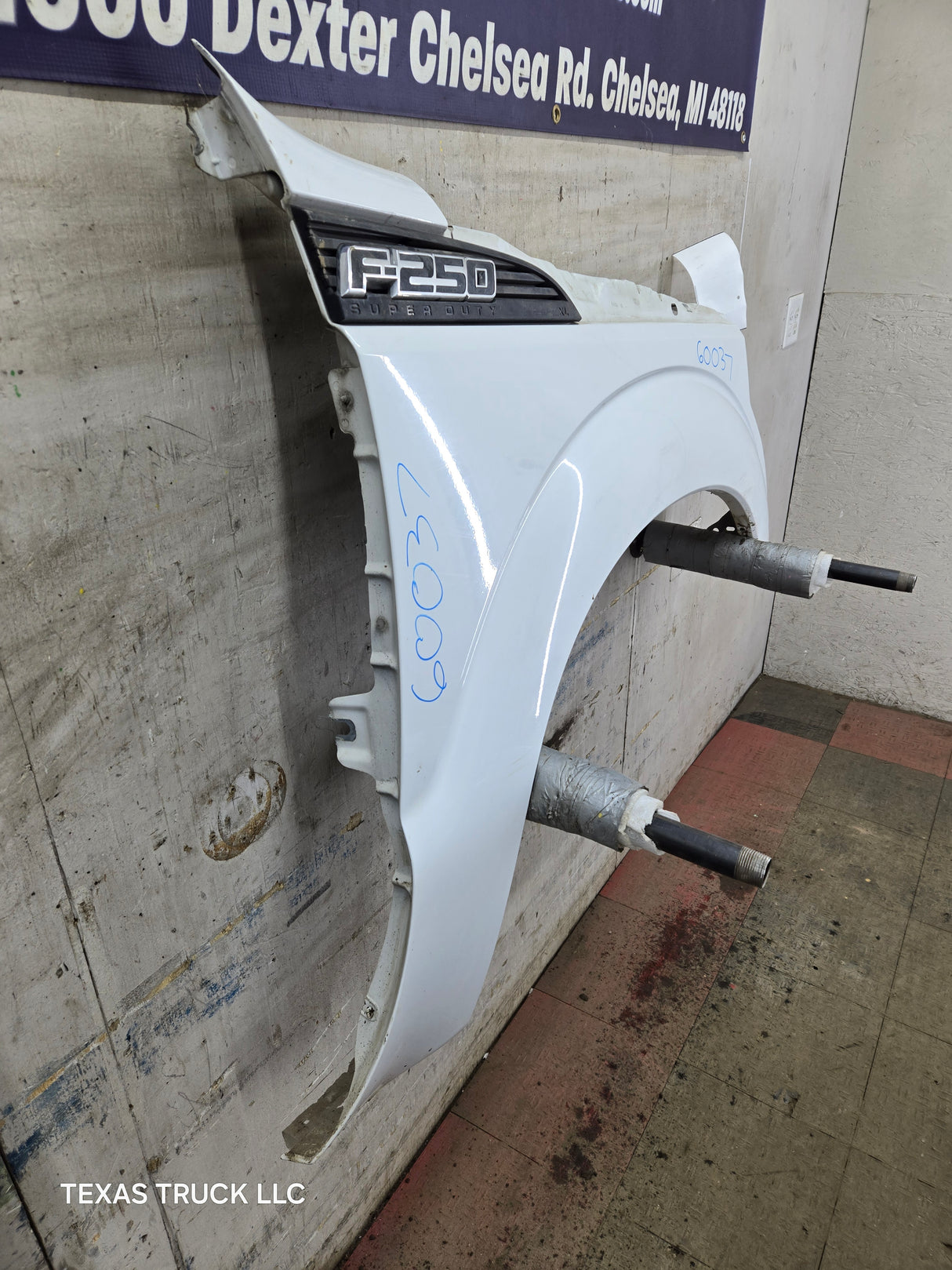 2011-2016 Ford Super Duty F250 F350 RH Passenger Side Front Fender Quarter Panel - Oxford White