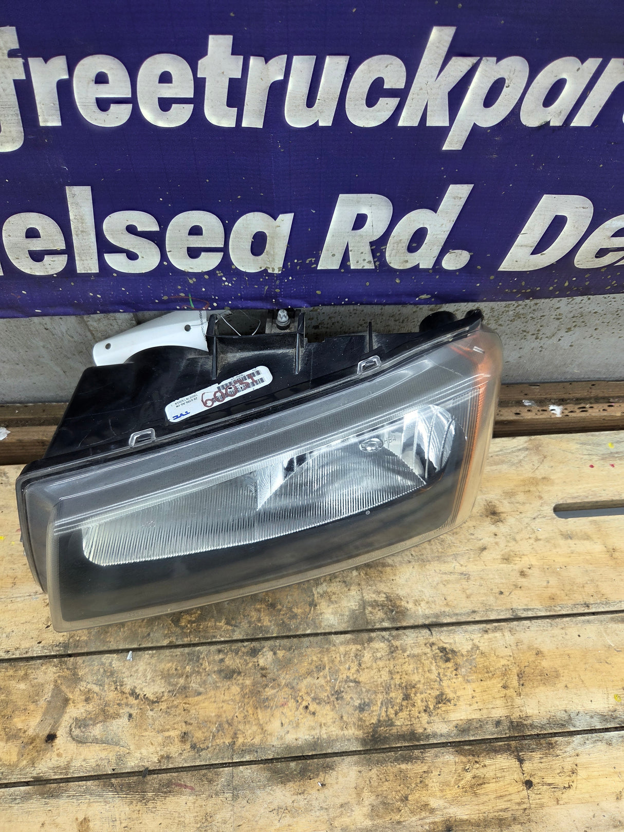 2003-2007 Chevrolet Silverado LH Driver Side Headlight Assembly - 10396913
