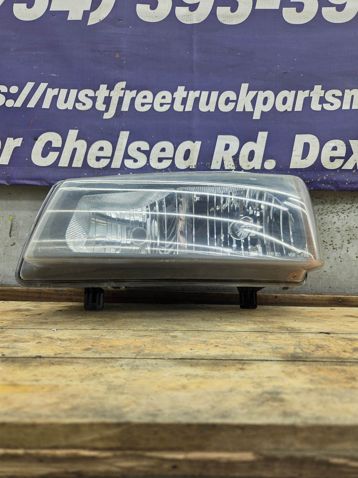 2003-2007 Chevrolet Silverado LH Driver Side Headlight Assembly - 10396913