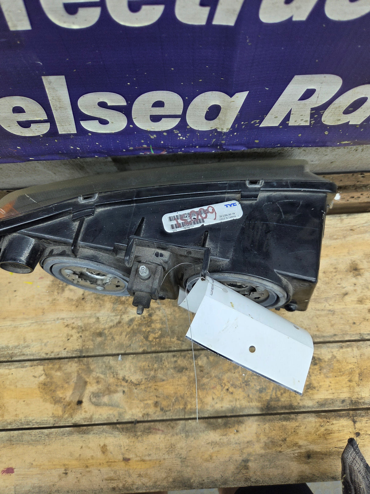 2003-2007 Chevrolet Silverado LH Driver Side Headlight Assembly - 10396913