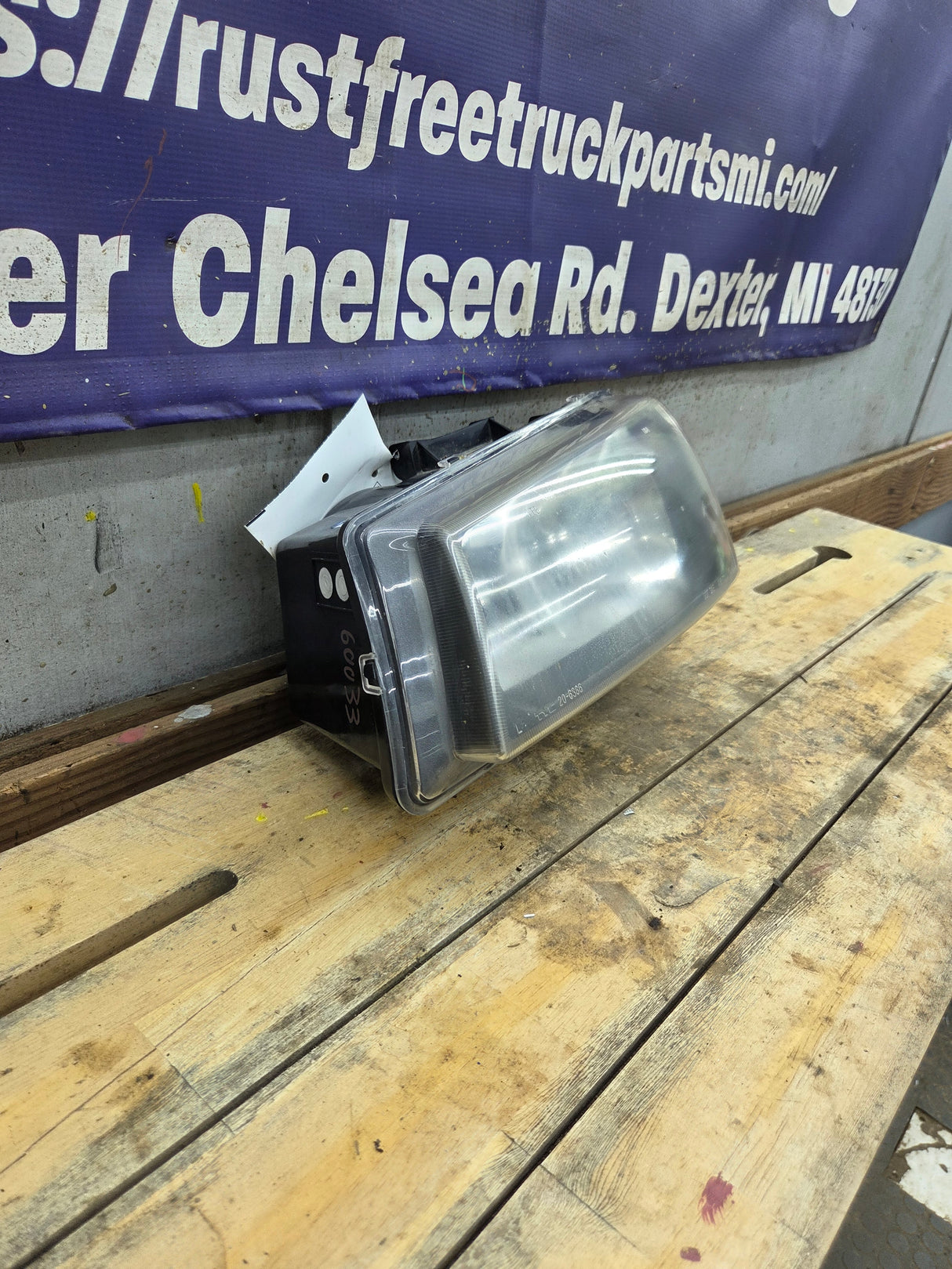 2003-2007 Chevrolet Silverado LH Driver Side Headlight Assembly - 10396913