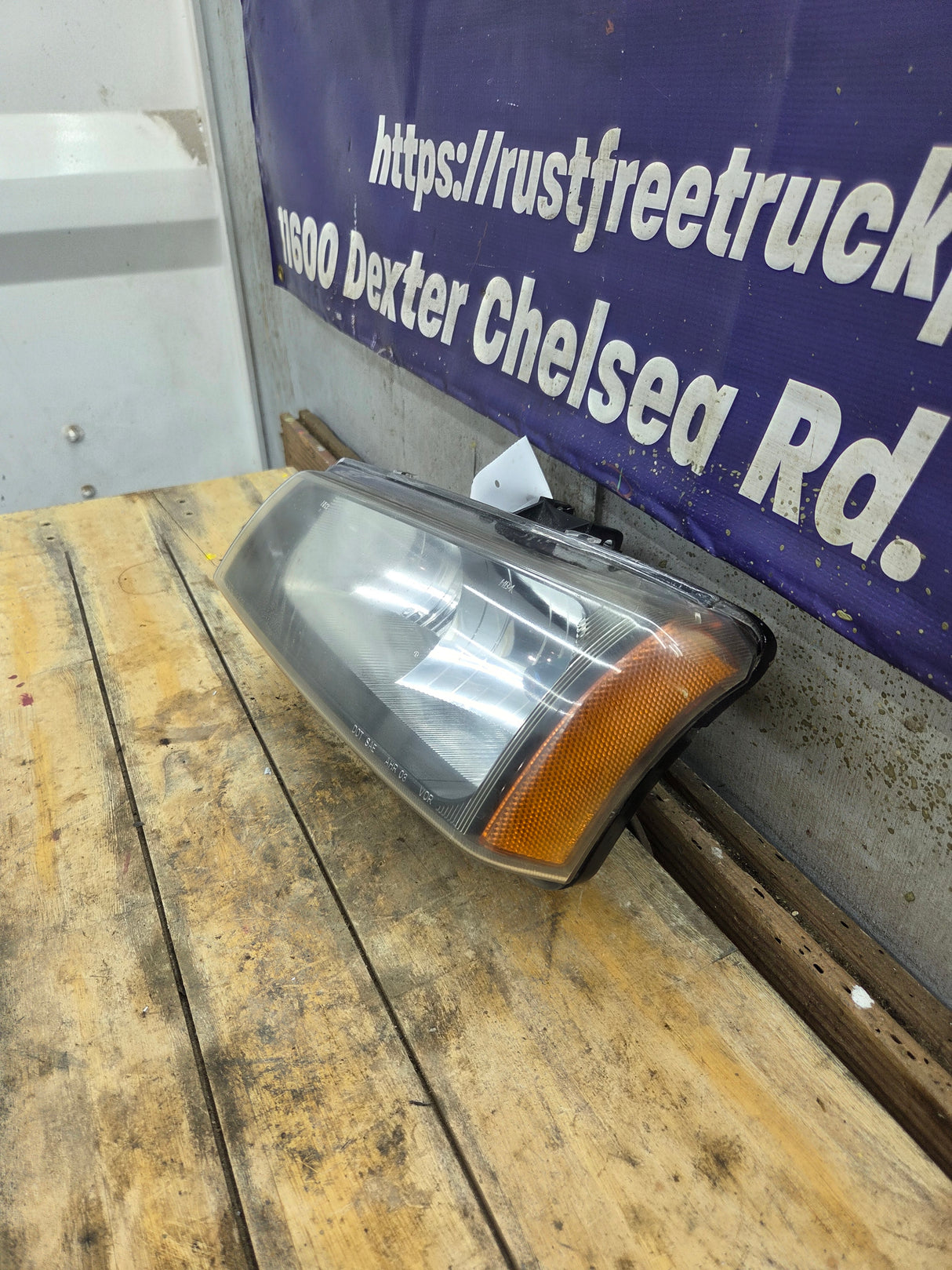 2003-2007 Chevrolet Silverado LH Driver Side Headlight Assembly - 10396913