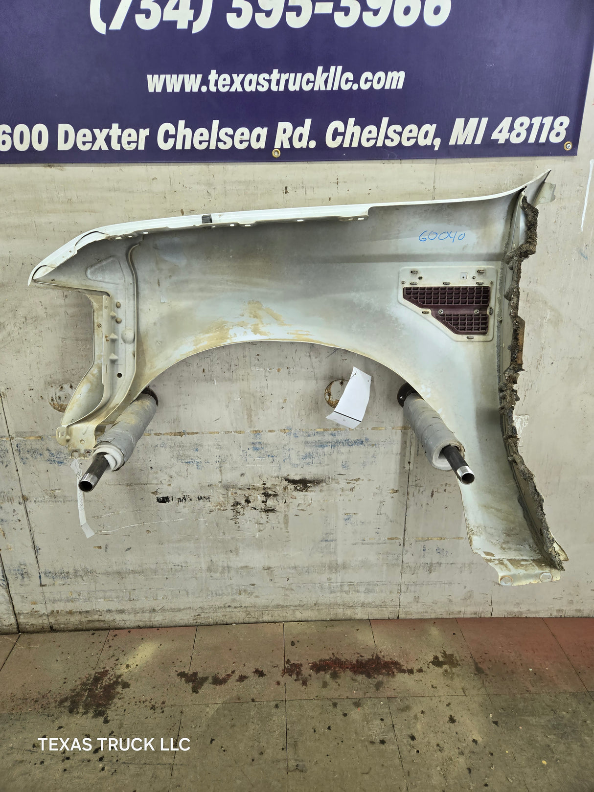 2008-2010 Ford Super Duty F250 F350 RH Passenger Side Fender - Oxford White