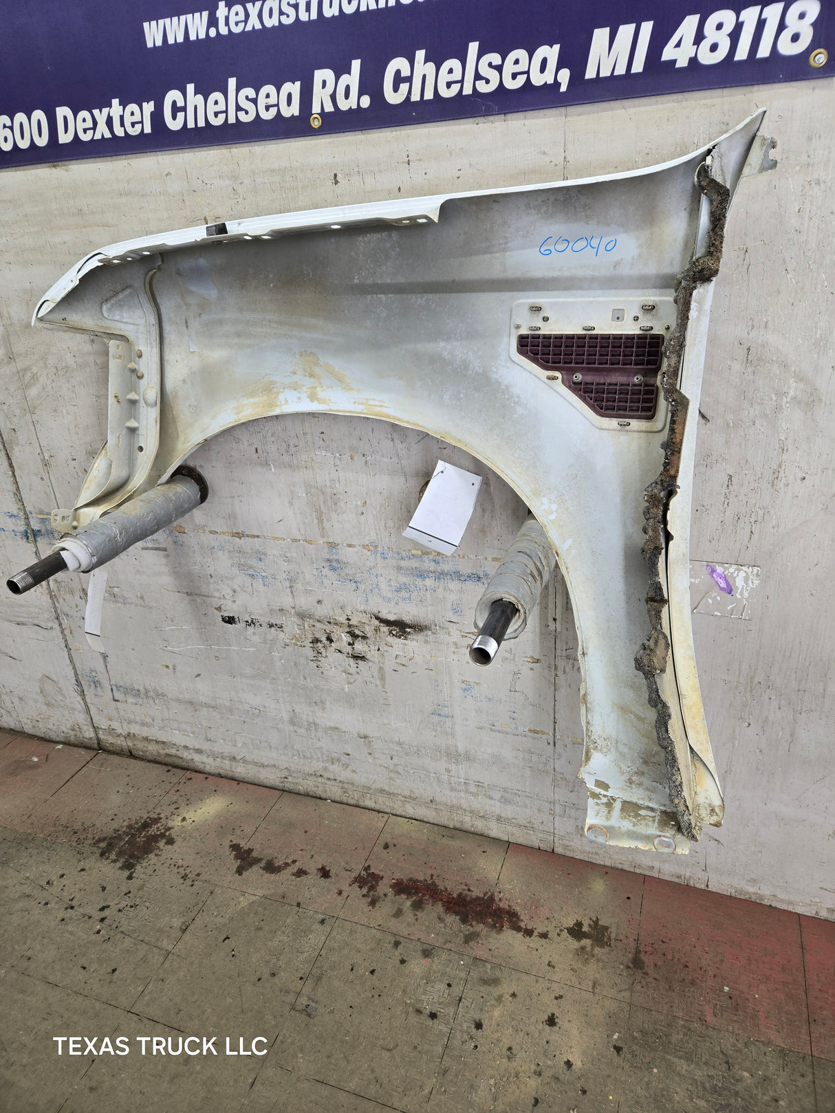 2008-2010 Ford Super Duty F250 F350 RH Passenger Side Fender - Oxford White
