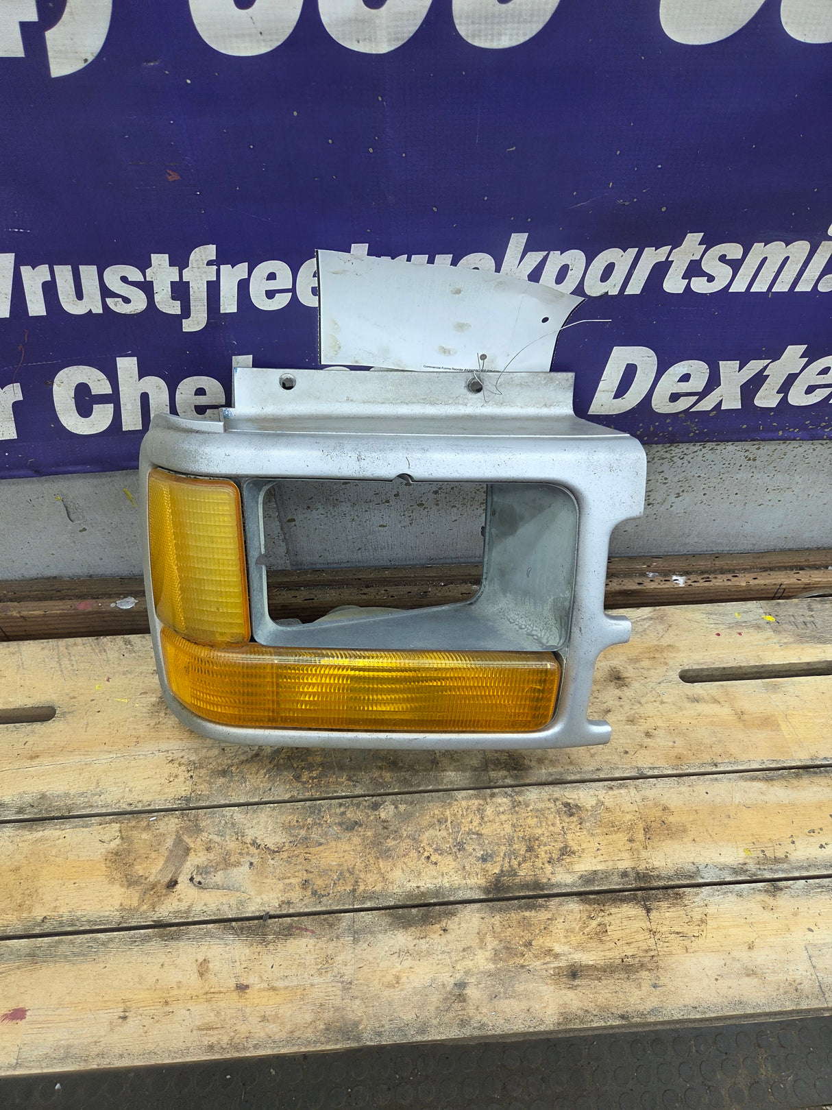 1991-1996 Dodge Dakota LH Driver Side Headlight Assembly - 83506612