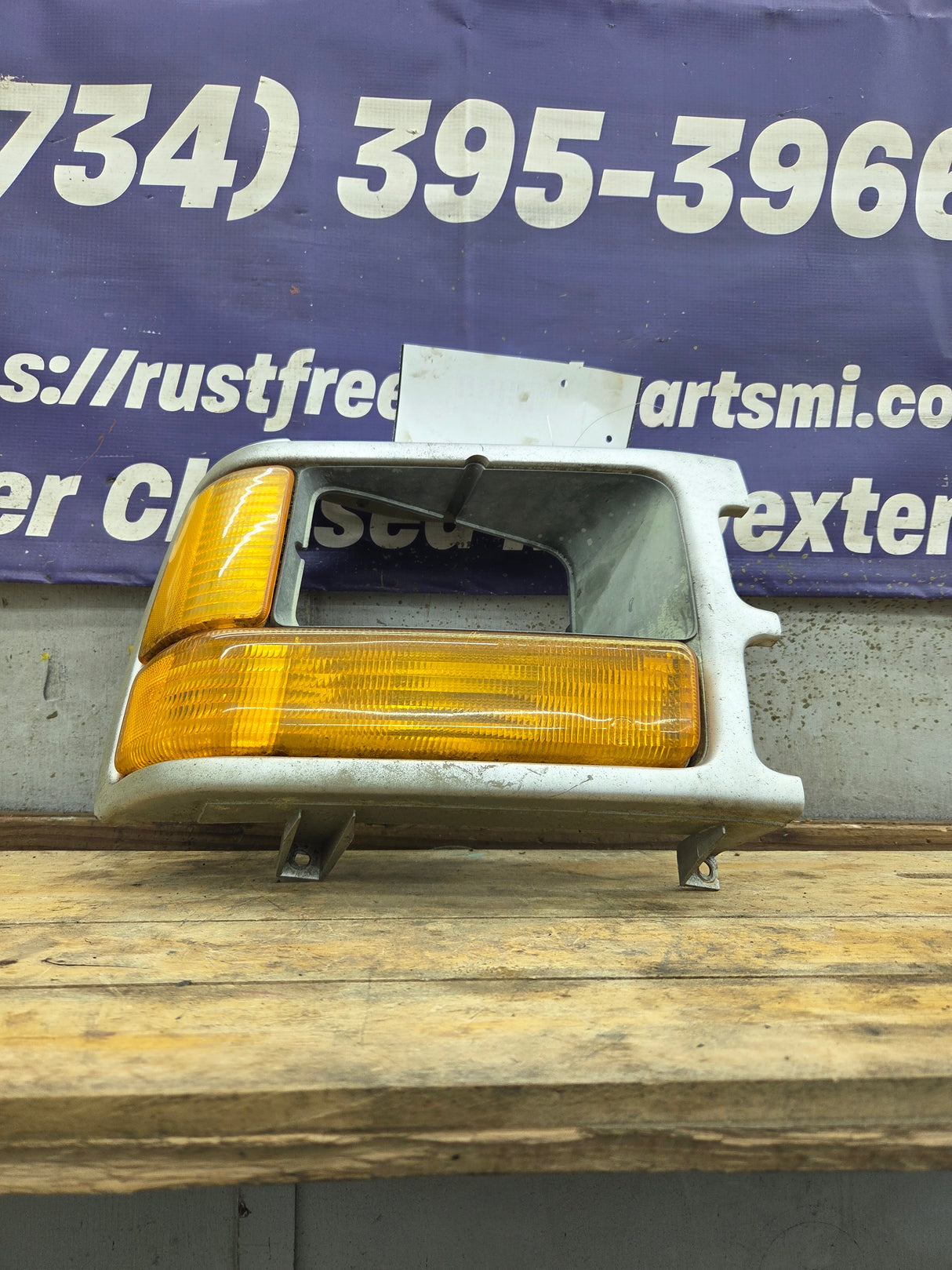 1991-1996 Dodge Dakota LH Driver Side Headlight Assembly - 83506612